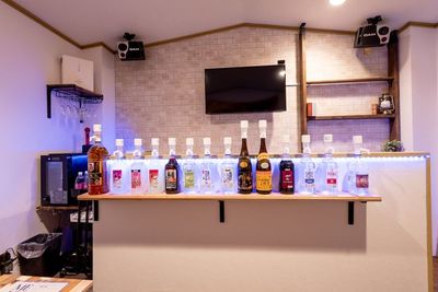 上フロア飲み放題のドリンク類 - Potevent  カラオケ、ドリンクも完備♪営業も出来る神戸のレンタル専用バー　の設備の写真