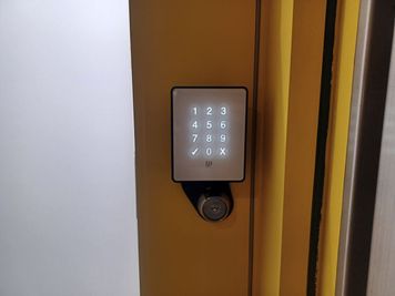 入室はリモートロックで開錠！
無人対応の為入退室がスムーズです✨ - 鈴蘭台駅・ベルスト鈴蘭台 いろどりBASE　鈴蘭台の入口の写真