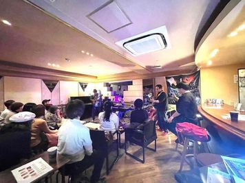 ワンマンライブ開催可能！ - BAROHMYOUSIC（バローミュージック） JR伊東駅の駅近に 地下練習スタジオopen！！の室内の写真