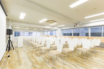 新宿100人会議室FOREST｜新宿御苑前から徒歩1分の室内の写真