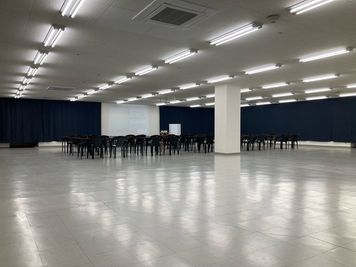 100人以上収容可能な多目的大ホール - ホームセンターみつわ武生店　4F大ホール