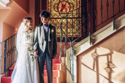 ST.MARGARET WEDDING アンティークが随所に薫るレストランの室内の写真