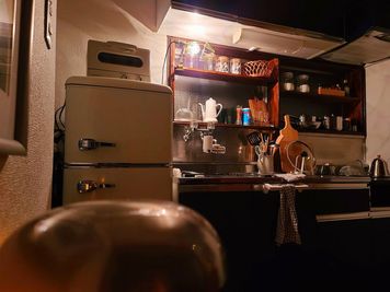 キッチン夜の雰囲気 - レンタルスペース代々木公園PASTI STUDIO レンタルスペース代々木公園 PASTI STUDIOの室内の写真