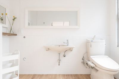 広々とした清潔なトイレは更衣室としてもご利用いただけます - ひろこばぁちゃんのスペース 1名～15名様専用の設備の写真