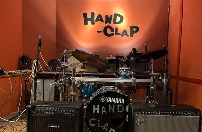 ライブBAR・レンタルスタジオ HAND-CLAP 馬橋駅から徒歩5分の音楽スタジオ(飲食持ち込み自由)の室内の写真