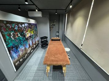 個室① - レンタルスペース　SAKAI レンタルサロンに最適！エステベッド完備。の室内の写真