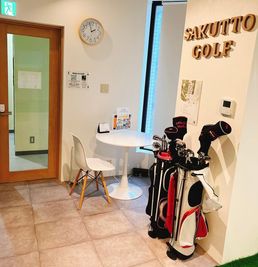 レンタルクラブあり - インドアゴルフ練習場 sakuttoGOLF 福岡天神店の設備の写真