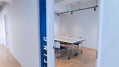 スタジオオンザショア 品川・高輪の会議室スペースの室内の写真