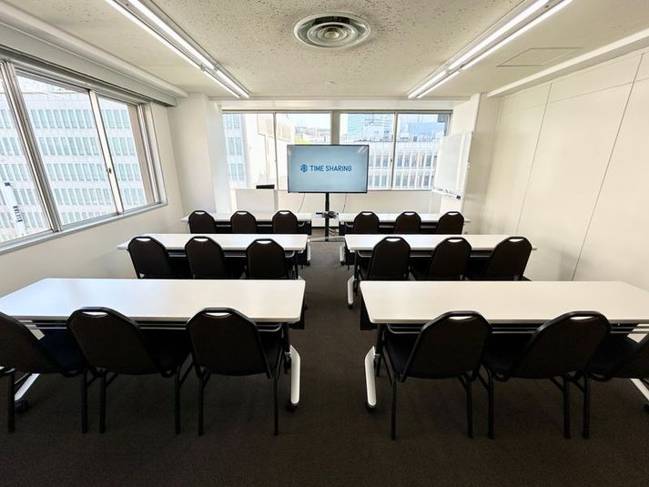 【新宿三丁目駅より徒歩3分！18名収容のリーズナブルな会議室がオープン♪】 - TIME SHARING新宿 9Cの室内の写真