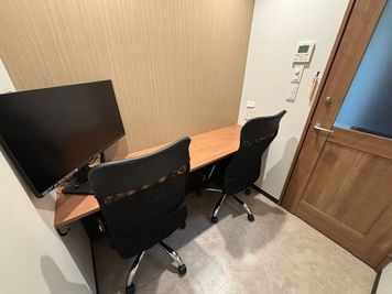 いいオフィス新宿西口 【新宿駅から徒歩1分】2名個室(個室7)の室内の写真