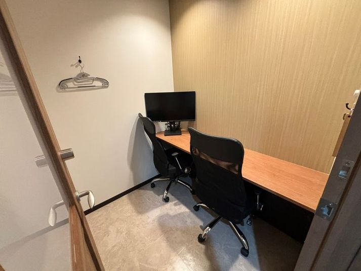 いいオフィス新宿西口 【新宿駅から徒歩1分】2名個室(個室7)の室内の写真