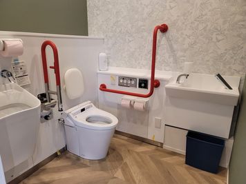 オストメイト完備の多機能トイレ - J-スイッチ 貸会議室（無料駐車場若干あり）の設備の写真