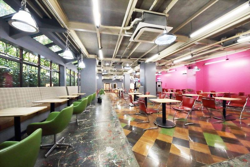 店内写真（全体） - HAROLD CAFE（ハロルドカフェ） 大型カフェ店内スペース（パーティー、催事、ギャラリー、物販など）の室内の写真