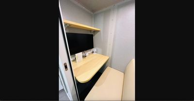 FEEEP 学芸大学駅東口店 FEEEP 学芸大学駅前店 1名用個室スペースの室内の写真