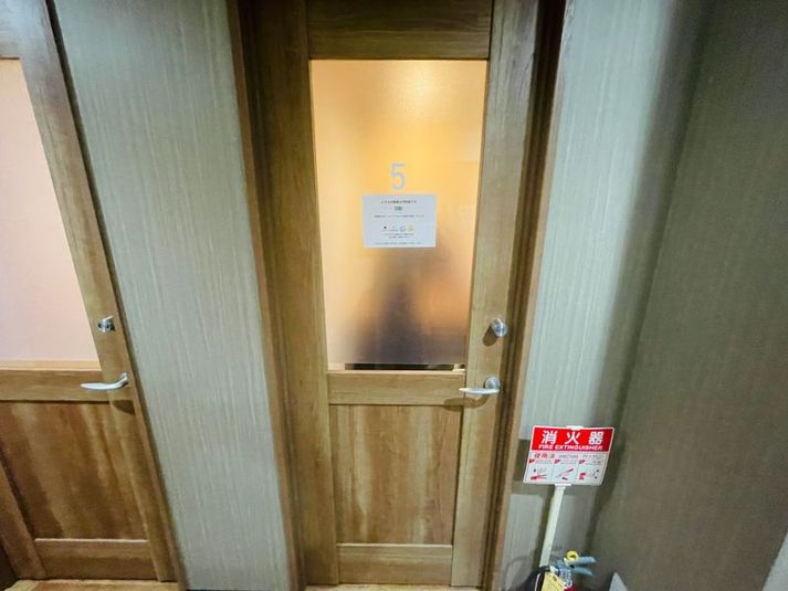 いいオフィス荻窪 【荻窪駅徒歩1分】1名個室（ブース5）の室内の写真
