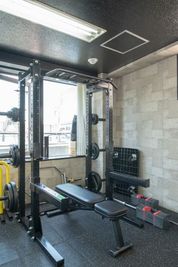 ハーフラック130kg
 - GOPANDA GYM ゴーパンダジムの設備の写真