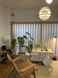 スタジオ内にある家具を自由に配置して、お愉しみいただけます。アルテックの花車です。 - Yukigaya house studio 木のぬくもり漂う北欧家具の極上ハウススタジオの室内の写真