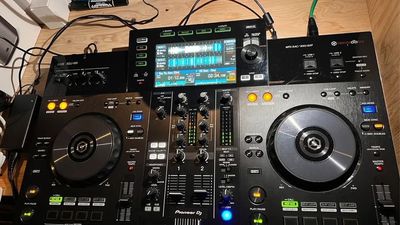 DJ機材 - 恵比寿の焚き火バー CityCamp / シティーキャンプの設備の写真