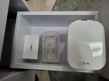 引き出しの3段目（ゴミ箱・予備の電池・充電器） - レンタルサロン ACE梅田店 レンタルサロンACE梅田2号店の室内の写真