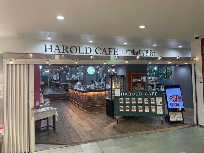 大型カフェ入り口スペース（ギャラリー、物販など） - HAROLD CAFE（ハロルドカフェ）