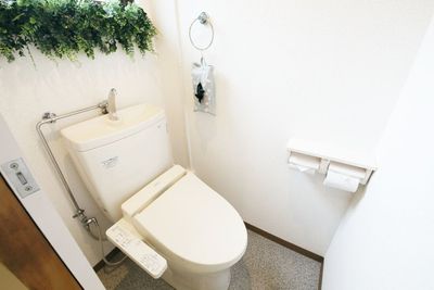 室内にトイレがあります！サニタリー＆おむつ用のゴミ袋もあります - Forest room 池袋の設備の写真