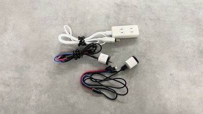 【充電ケーブル】USB C、Lightning、Micro usbの3in1をご用意。iPhoneやAndroid、パソコンなどの充電にお好きにお使いください。 - ENCE Rental Studio 高円寺 《高円寺2分》多目的スタジオ※平日9〜17時のシューズ利用禁止の設備の写真