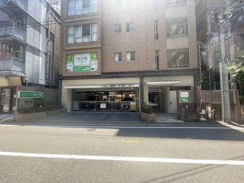 ・こちらの建物の2階になります。 - minoriba_薬院駅南口店 レンタルサロンの外観の写真