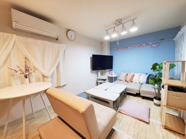 おちついた部屋でゆっくりお過ごしくださいませ - Raffine space. 京橋 Raffine space. 京橋　　おうちスペースの室内の写真