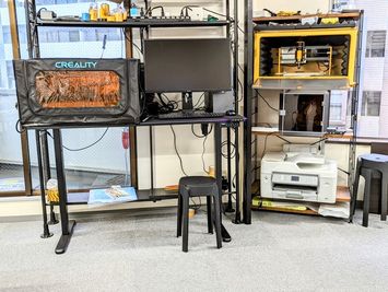 Activity Lab. 創-sou- FAB作業場 木工・塗装、３D Print、CNC、七宝焼、色々の室内の写真