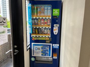 自動販売機 - 貸会議室２４大宮 小会議室Bの設備の写真