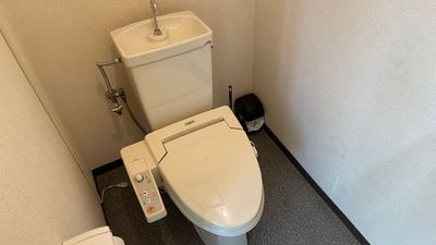 スペース内にトイレもあります。 - レンタルスタジオPleasure 春日野道駅徒歩5分【ダンスやバレエができるレンタルスタジオ】の室内の写真