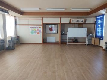 会議・会合・習い事・レクレーションに使える。82.5㎡の大ホール。 - 大島町内公民館