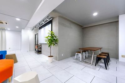 532_Palette-Lounge名古屋/金山の室内の写真