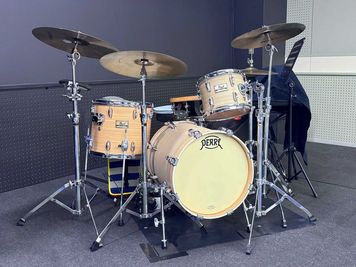 [ドラム](jazz kit)
Pearl PRESTAGE & Export series - 佐田ドリームホール 多目的スペース ドリームホールの設備の写真