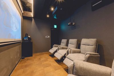 440_CINEMA-X／BASE池袋の室内の写真