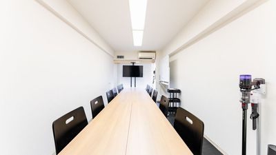 大画面のモニターやホワイトボードも無料でお使いいただけます - 貸会議室Aivic新宿A館の室内の写真