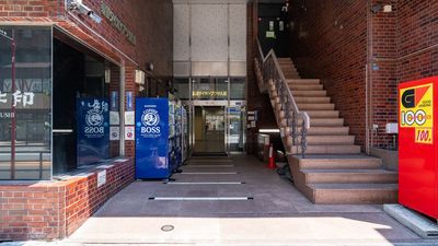 ビル入口 - 貸会議室Aivic新宿A館の入口の写真