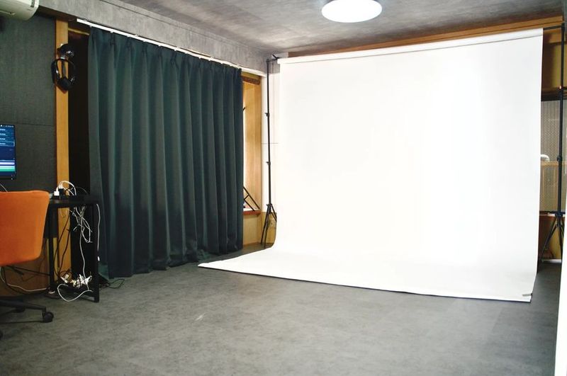 ESSENTIAL STUDIO 白バックありハウススタジオの室内の写真