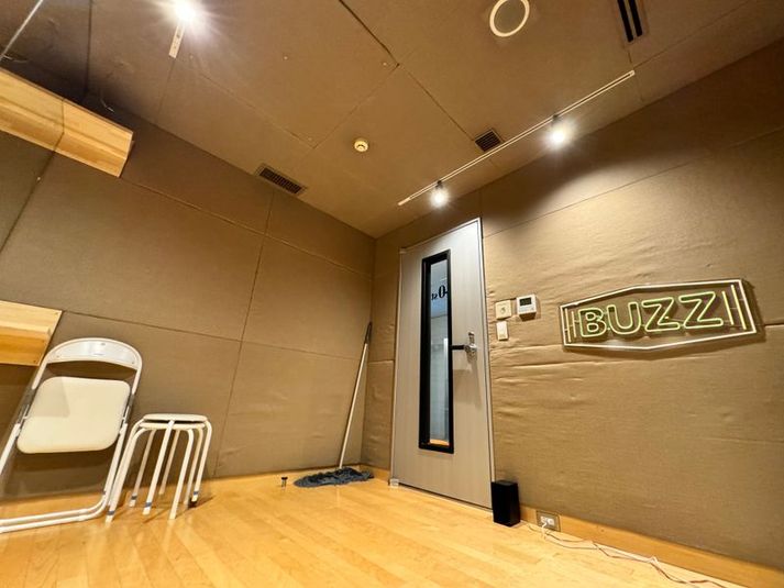 福岡本店　レンタルスタジオ　STUDIO BUZZ 10stの室内の写真