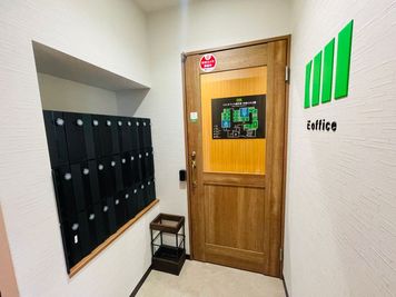 いいオフィス高円寺 【高円寺駅から徒歩1分】4名会議室(RoomB)の入口の写真