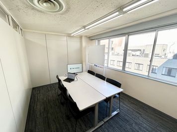 【ブラインドは開けることも可能です】 - TIME SHARING新宿 9Bの室内の写真