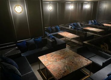 ORIENTAL LOUNGE 錦 駅近🤍【50名様まではこちら】 映えスポット✨近くにコンビニ✨の室内の写真