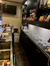 おばんざいBAR はなれイベントスペース名古屋栄4丁目 カラオケ付き🎤スナック風の古風なBAR🍾 栄駅徒歩10分🚶の室内の写真