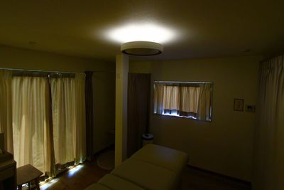 電球色（天井ライト） - レンタルサロンtreat自由が丘２号店 完全個室プライベートサロンの設備の写真