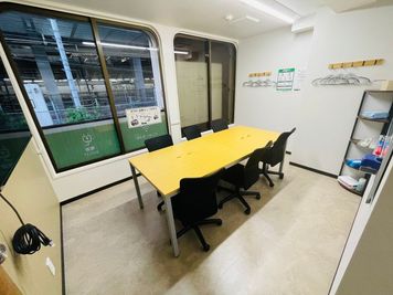 いいオフィス中野 【中野駅から1分】6名会議室（RoomA）の室内の写真