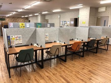 コインスペース大阪ベイタワー店 1人用席（通話・会話OK）の室内の写真