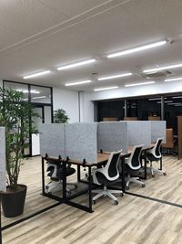 1名様用のWEB通話・会話可能席 - コインスペースアル・プラザ彦根店