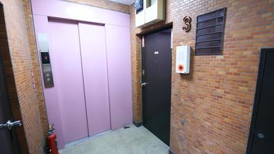 エレベーターは2階からあります - Forest room 池袋の外観の写真