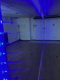 LEDテープライトは音楽に合わせて発行職を変えることができます。 - ダンススタジオT‐circle 伊勢佐木町者町駅から徒歩５分の駅近スタジオ！の室内の写真