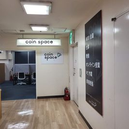 コインスペース湘南藤沢オーパ店 1人用席（通話・会話NG）の入口の写真